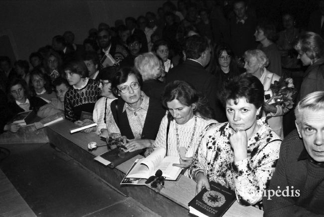 pavadinimas: B.Brazdžionio įrašo įsigytoje knygoje belaukiant, raktai: Bernardas Brazdžionis