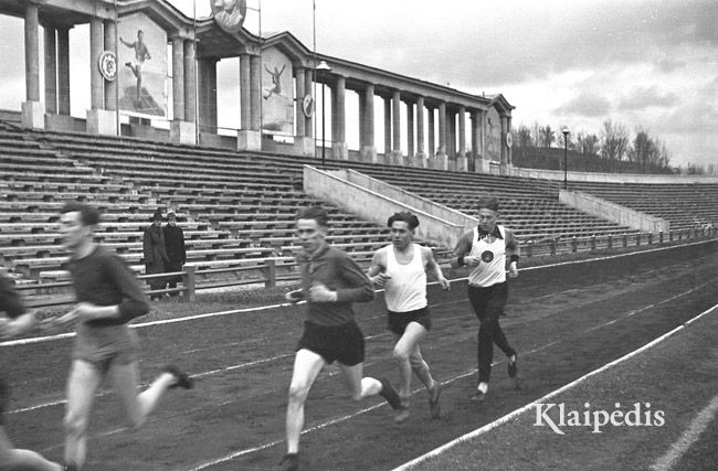 pavadinimas: Resp. l. atl. pirm. bėgikai. 1954, raktai: lengvoji atletika bėgimas