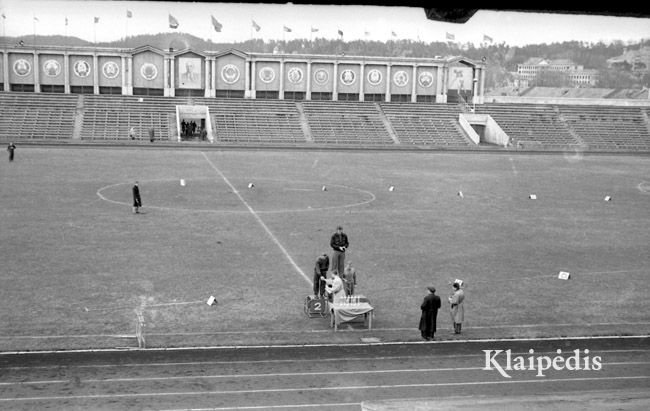 pavadinimas: L. atletikos pirmenybės Vilniuje. 1958, raktai: lengvoji atletika stadionas